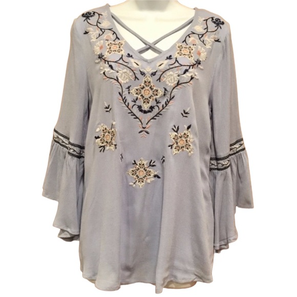 Blu Pepper Dusty Blue Embroidered Bell Sleeve Top Medium - Picture 1 of 6